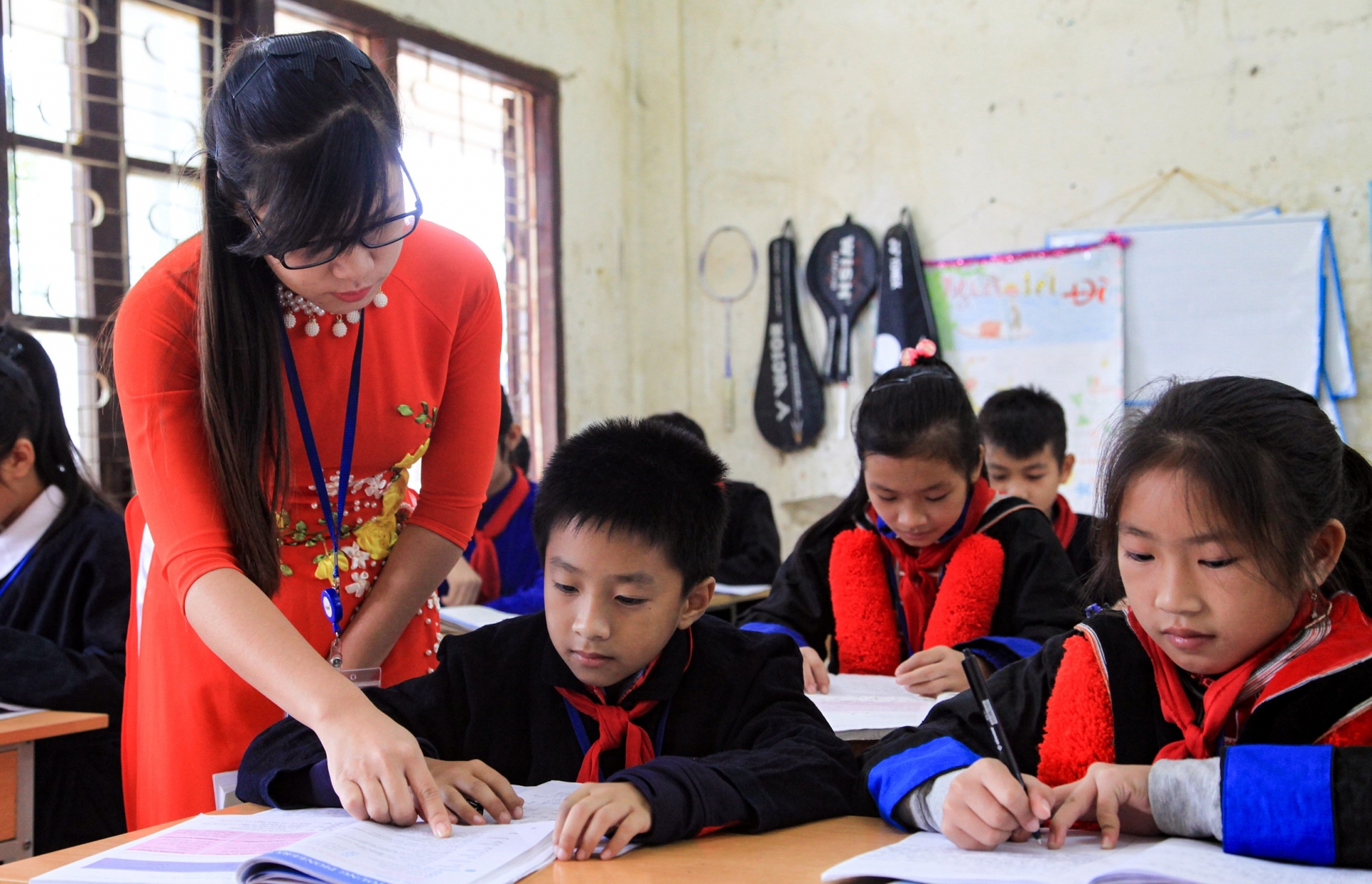 Đề xuất miễn học phí cho học sinh cấp 2: Còn “phụ phí”?