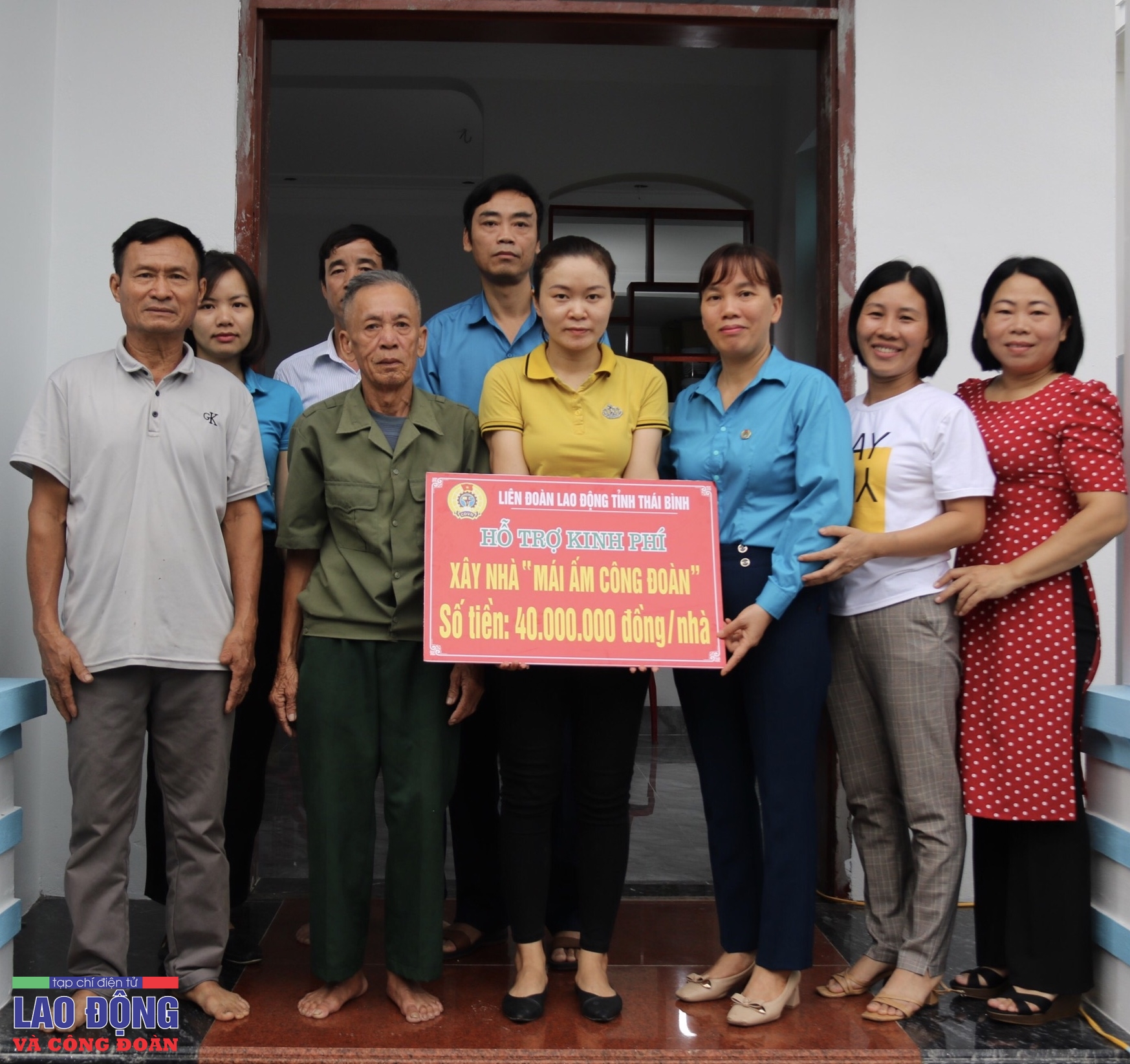 undefined Hỗ trợ cô giáo xây nhà “Mái ấm Công đoàn”