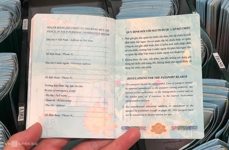 Quảng bá hình ảnh Việt Nam: nhìn từ hộ chiếu mới