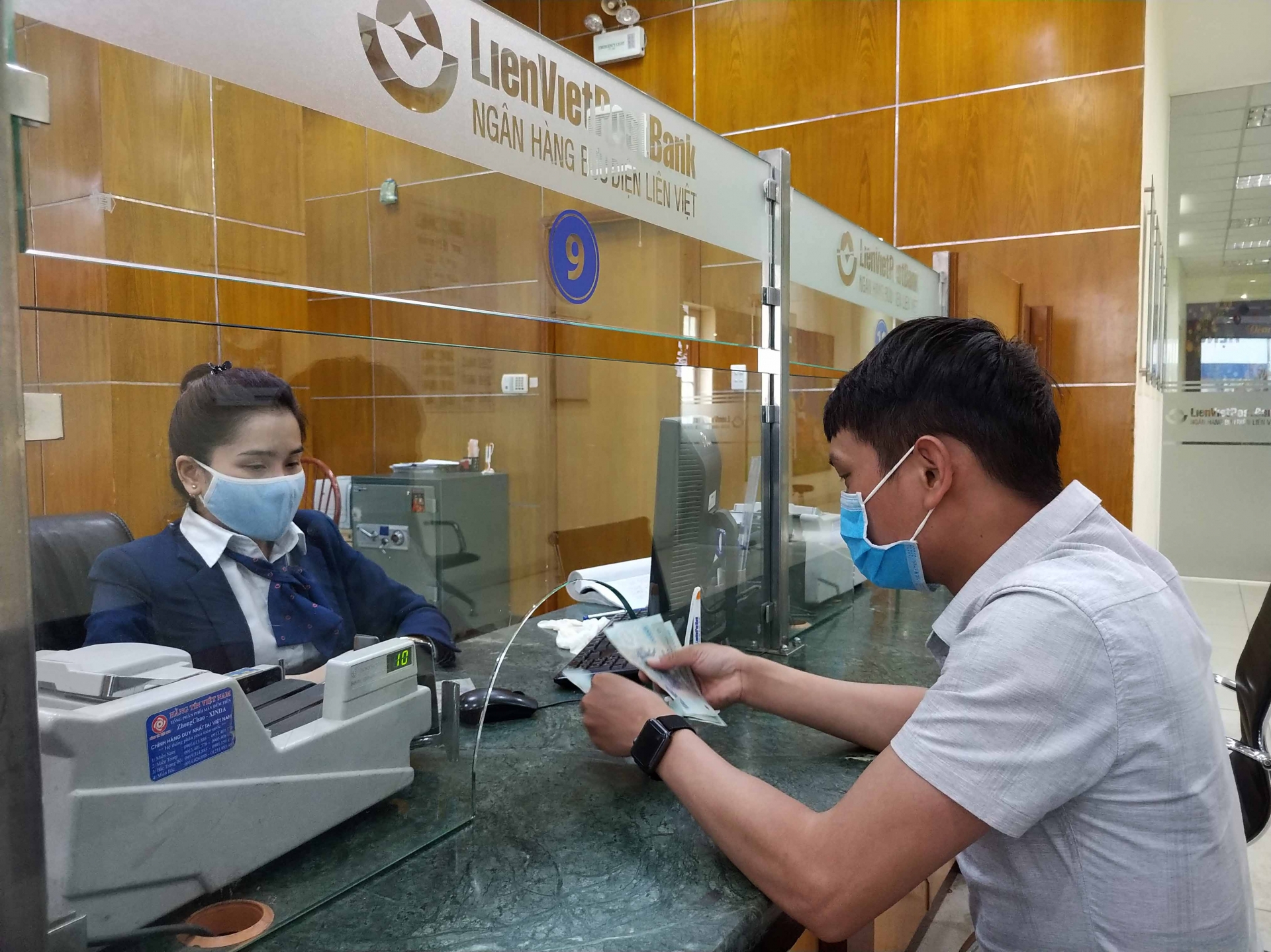 Sốt đất và sao nữa... Sốt đất và sao nữa...