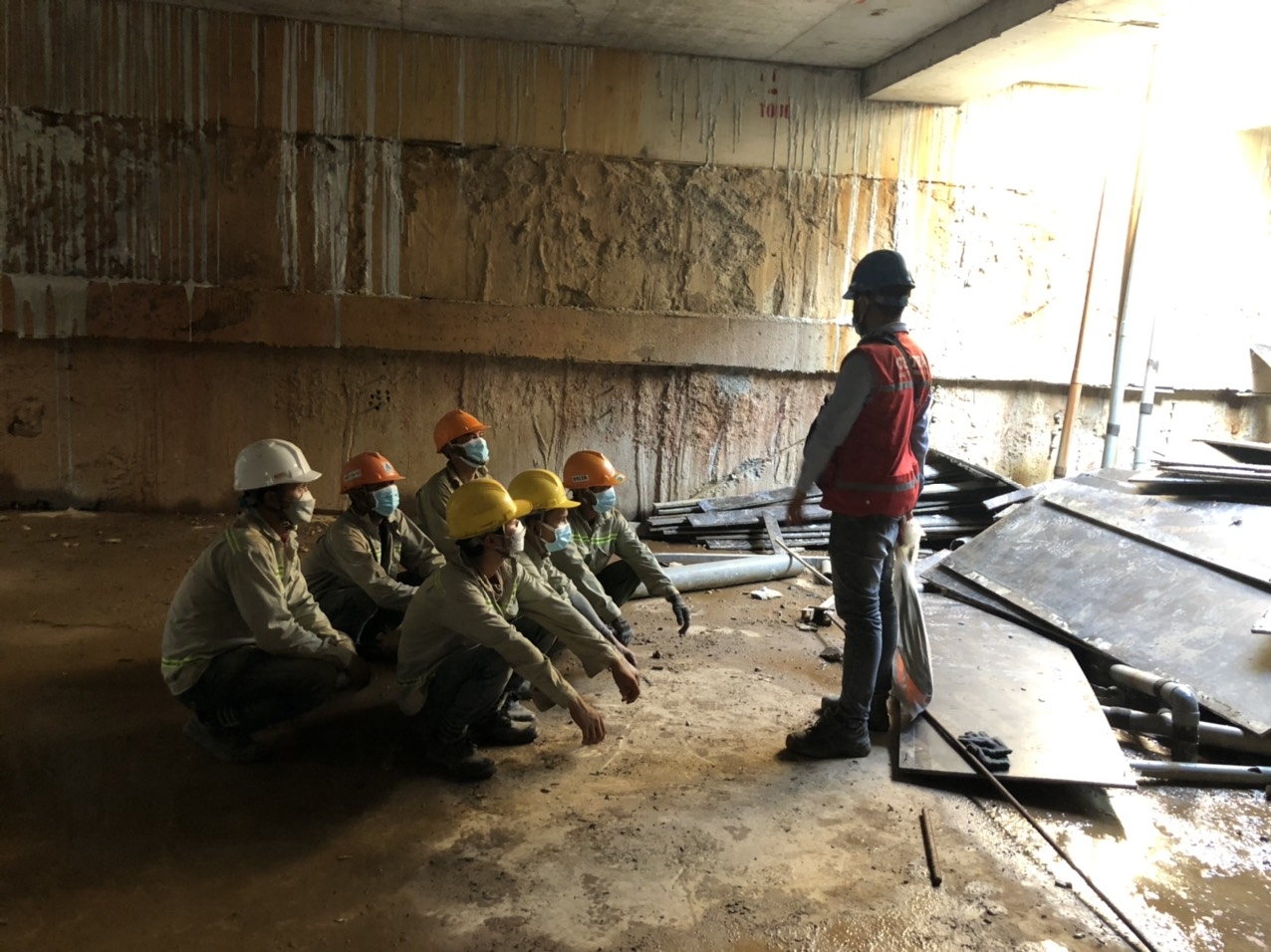 Công tác ATVSLĐ ngành Xây dựng: Nhìn từ Dự án Vinhomes Grand Park Phân khu 2 Công tác ATVSLĐ ngành Xây dựng: Nhìn từ Dự án Vinhomes Grand Park Phân khu 2