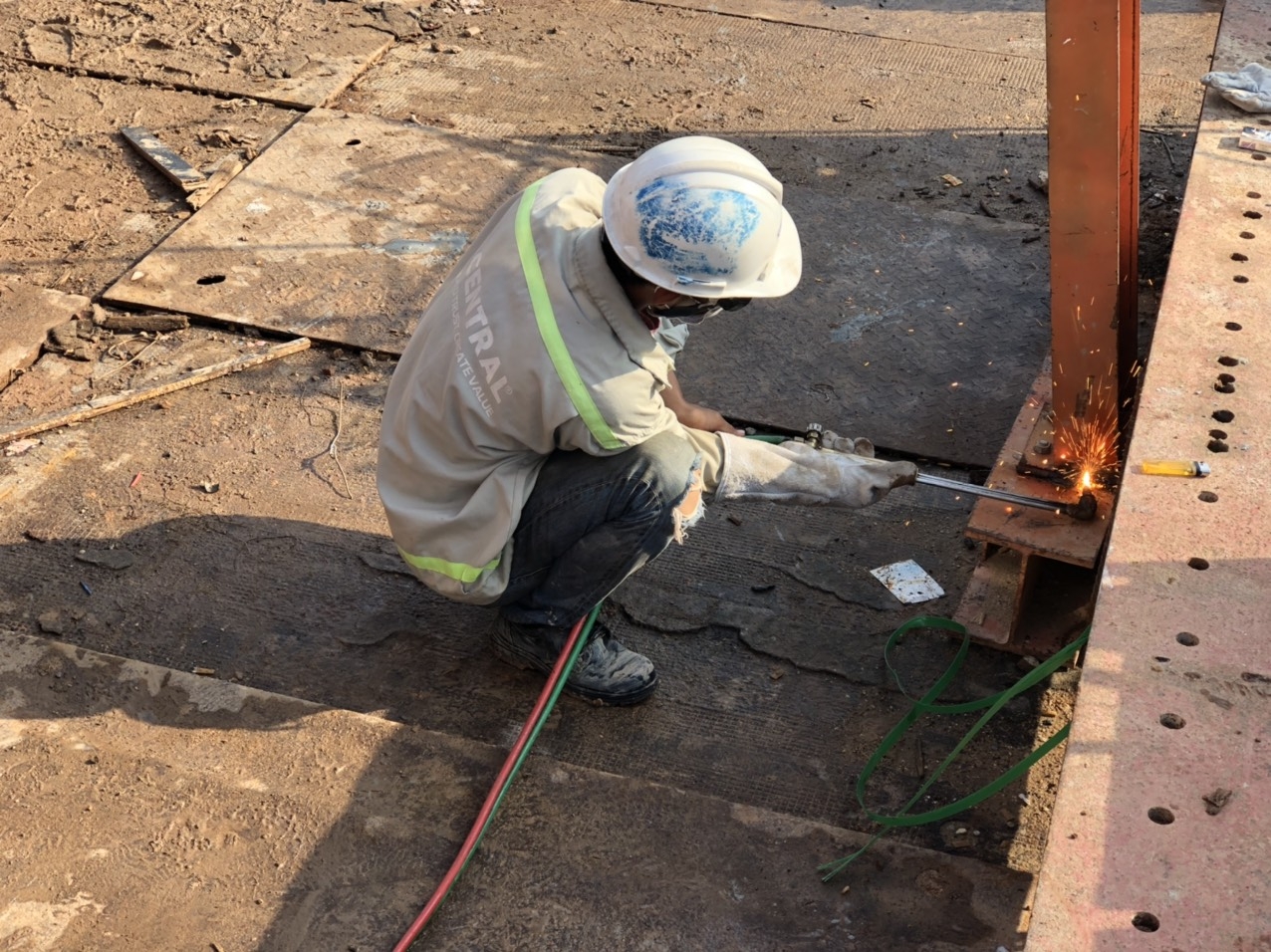 Công tác ATVSLĐ ngành Xây dựng: Nhìn từ Dự án Vinhomes Grand Park Phân khu 2 Công tác ATVSLĐ ngành Xây dựng: Nhìn từ Dự án Vinhomes Grand Park Phân khu 2