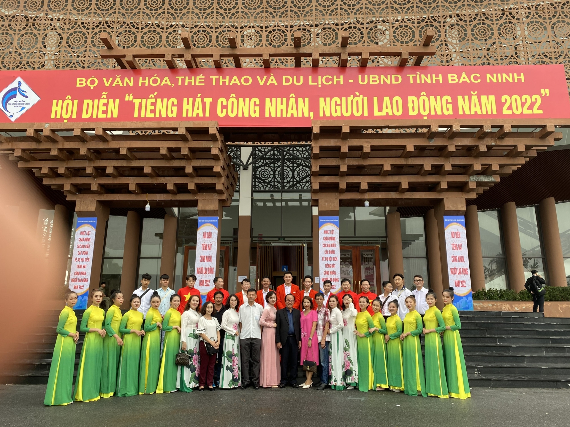 Lâm Đồng đoạt huy chương Bạc tại Hội diễn “Tiếng hát công nhân, NLĐ” toàn quốc Lâm Đồng đoạt huy chương Bạc tại Hội diễn “Tiếng hát công nhân, NLĐ” toàn quốc