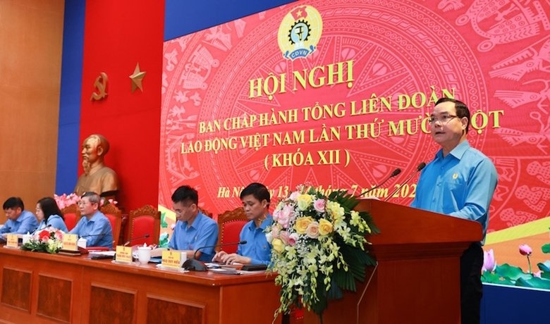 LĐLĐ tỉnh Hà Tĩnh vinh dự đón nhận Cờ thi đua của Chính phủ LĐLĐ tỉnh Hà Tĩnh vinh dự đón nhận Cờ thi đua của Chính phủ