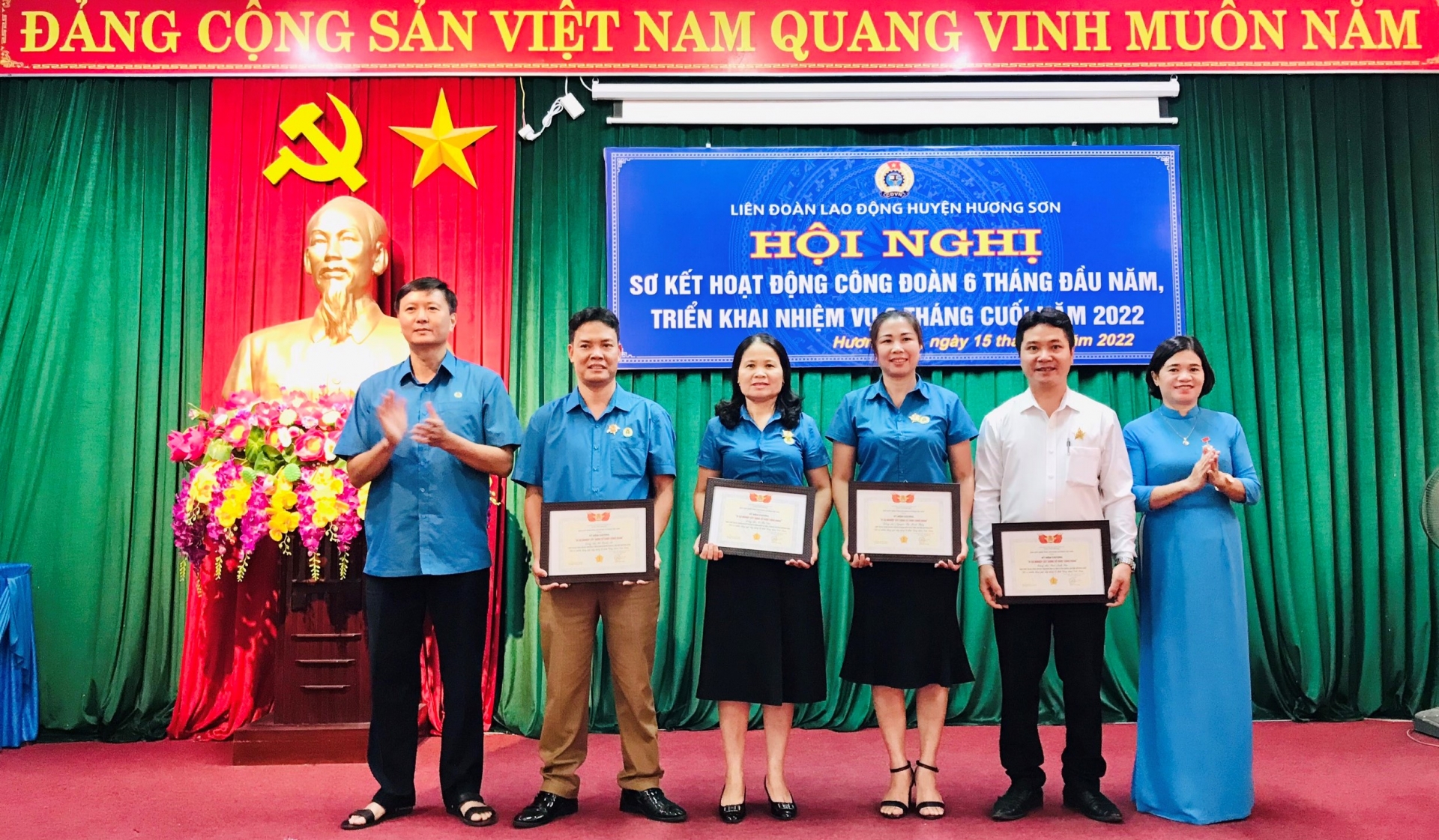 LĐLĐ huyện Hương Sơn xuất sắc trong tổ chức Tháng Công nhân, Tết Sum vầy