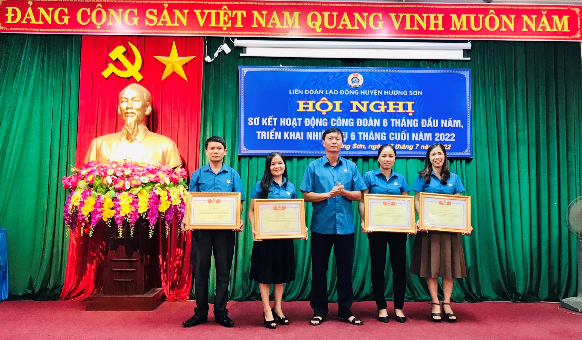 LĐLĐ huyện Hương Sơn xuất sắc trong tổ chức Tháng Công nhân, Tết Sum vầy