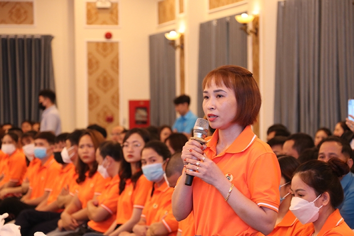 Công nhân Việt Nam khẳng định tinh thần “Tiên phong, sáng tạo, trách nhiệm, an toàn, thích ứng” Công nhân Việt Nam khẳng định “Tiên phong, sáng tạo, trách nhiệm, an toàn, thích ứng”