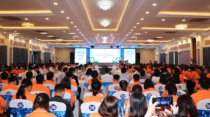 Công nhân Việt Nam khẳng định tinh thần “Tiên phong, sáng tạo, trách nhiệm, an toàn, thích ứng” Công nhân Việt Nam khẳng định “Tiên phong, sáng tạo, trách nhiệm, an toàn, thích ứng”