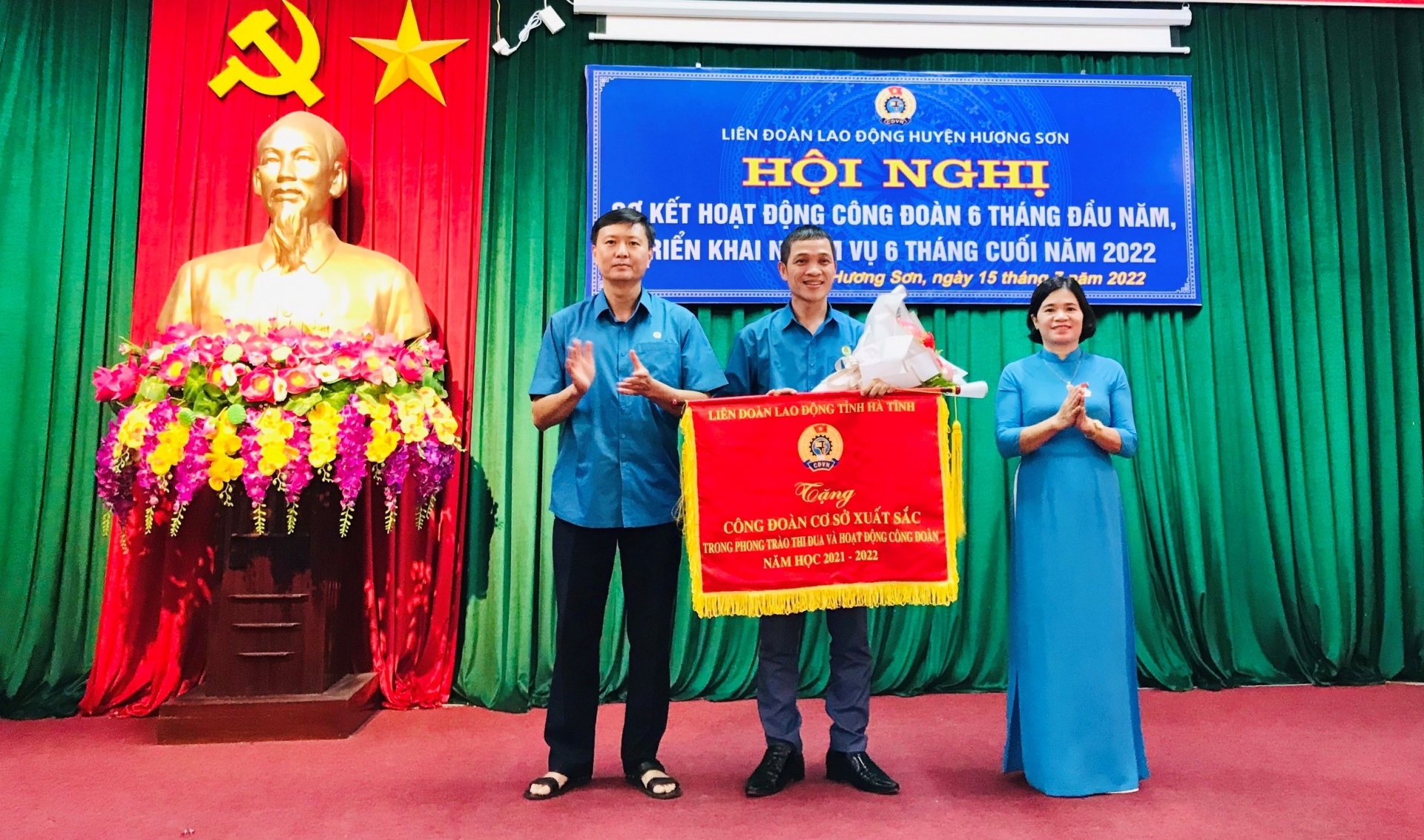 LĐLĐ huyện Hương Sơn xuất sắc trong tổ chức Tháng Công nhân, Tết Sum vầy