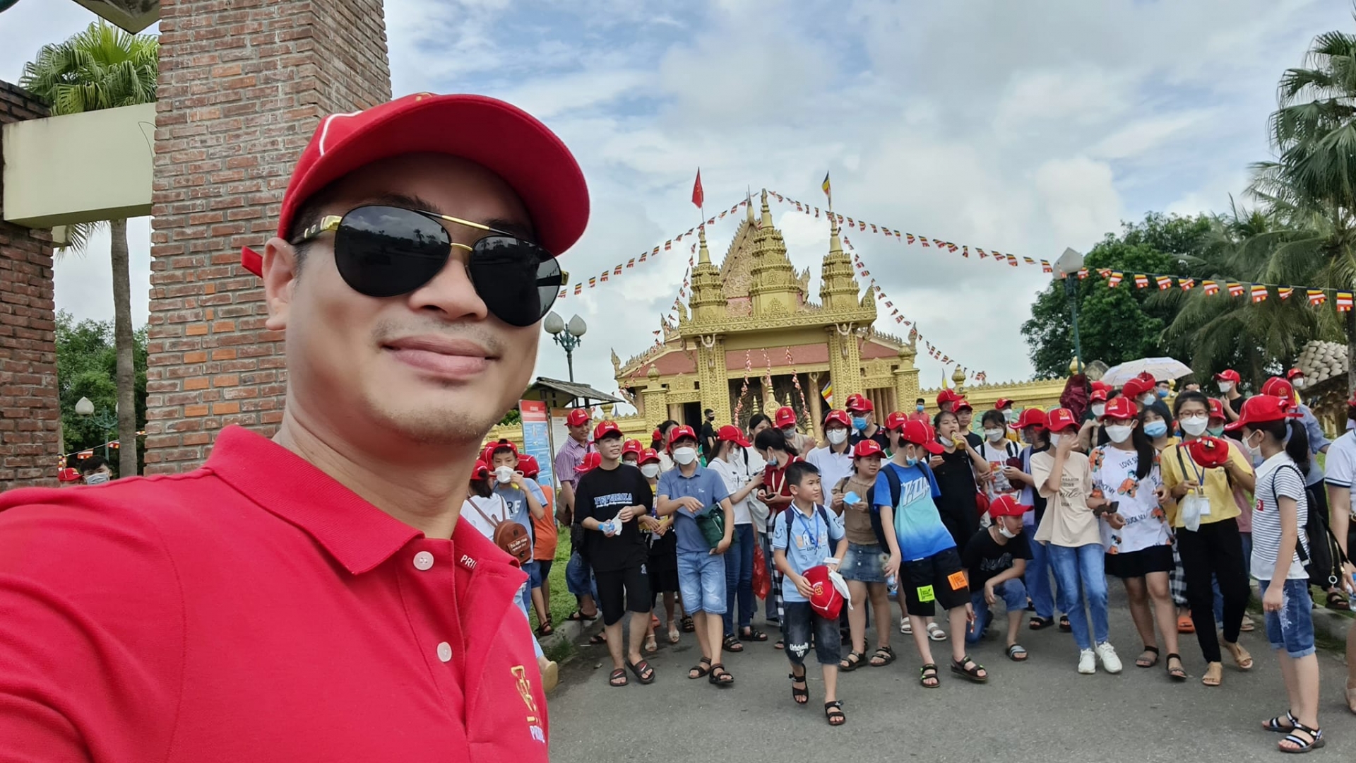Các con vui là niềm vui của chú - Đồng chí Trần Phi Long khoe ảnh đẹp bên các bạn nhỏ Prime Group trên Facebook Các con vui là niềm vui của chú - Đồng chí Trần Phi Long khoe ảnh đẹp bên các bạn nhỏ Prime Group trên Facebook