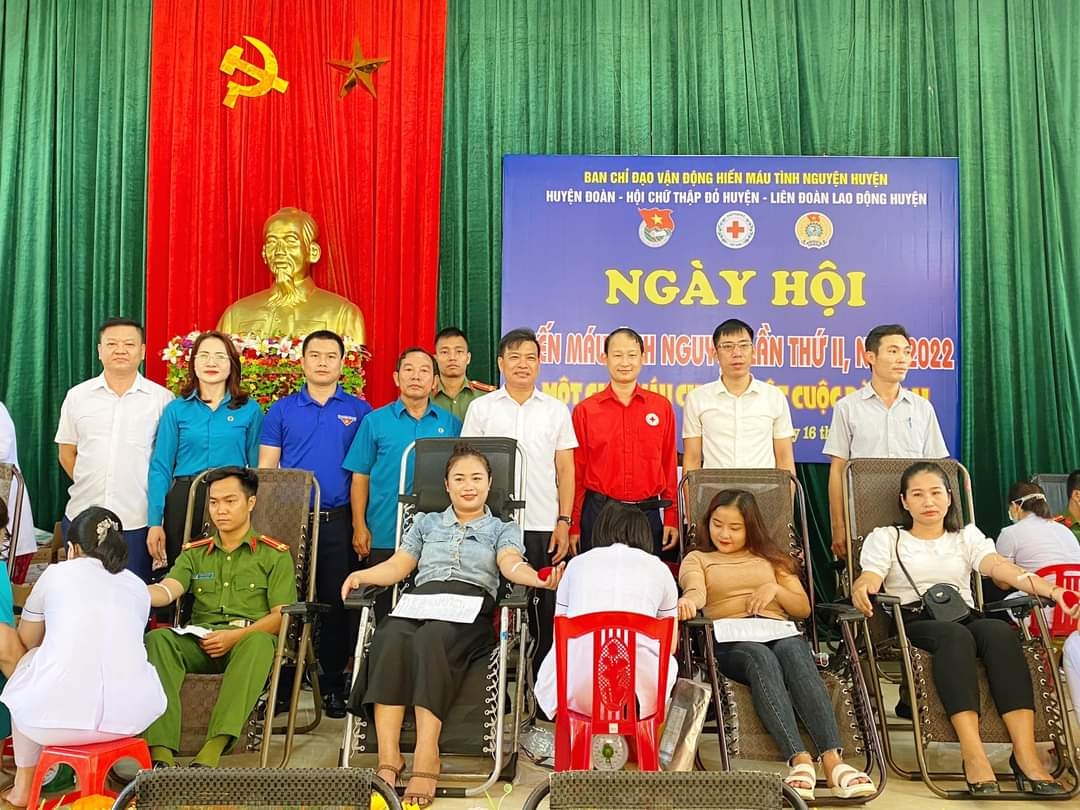 Cẩm Xuyên : Sôi nổi ngày hội Hiến máu tình nguyện lần thứ II năm 2022 Cẩm Xuyên: Sôi nổi Ngày hội hiến máu tình nguyện