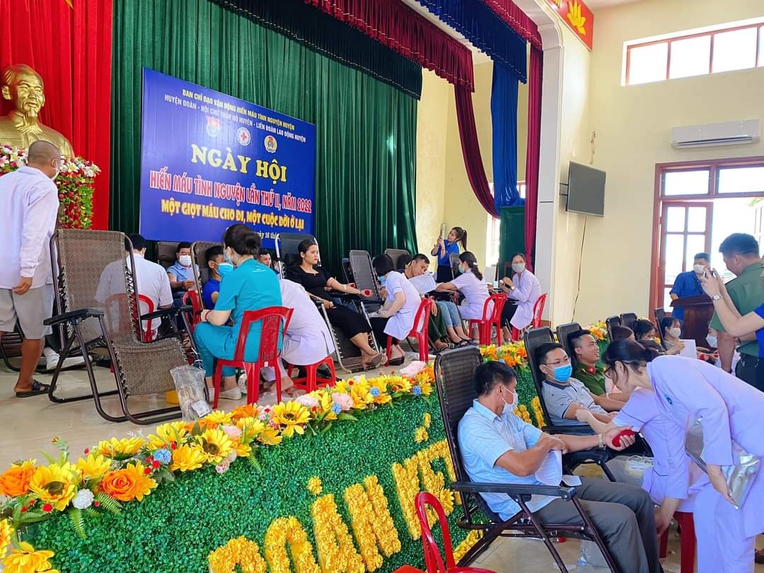 Cẩm Xuyên : Sôi nổi ngày hội Hiến máu tình nguyện lần thứ II năm 2022 Cẩm Xuyên: Sôi nổi Ngày hội hiến máu tình nguyện