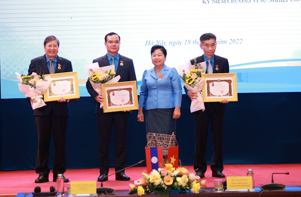 Hợp tác giữa Công đoàn hai nước góp phần làm sâu sắc quan hệ Việt Nam - Lào