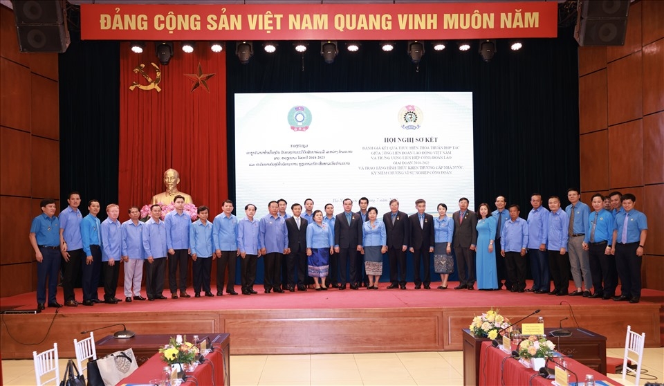 Hợp tác giữa Công đoàn hai nước góp phần làm sâu sắc quan hệ Việt Nam - Lào