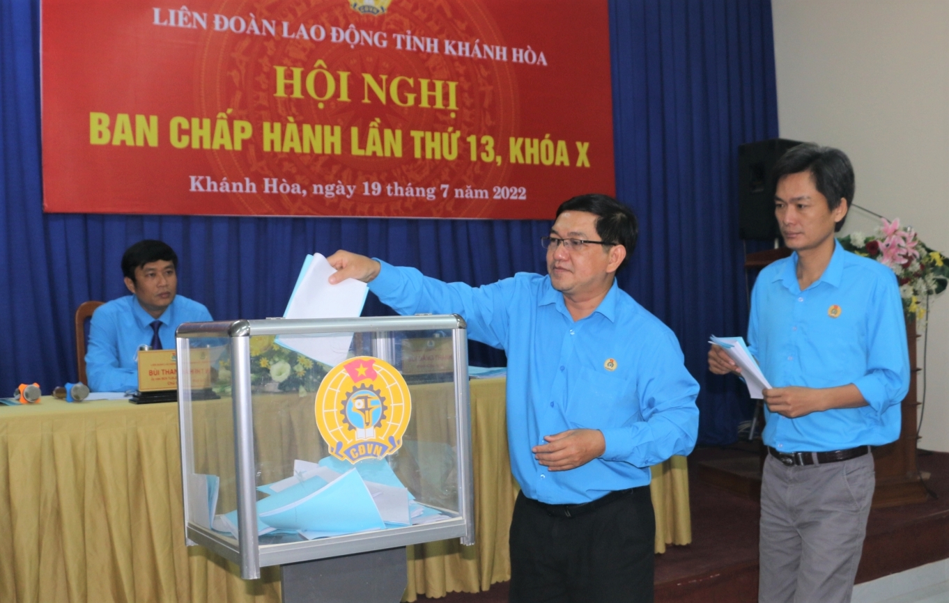 LĐLĐ tỉnh Khánh Hòa có tân Phó Chủ tịch