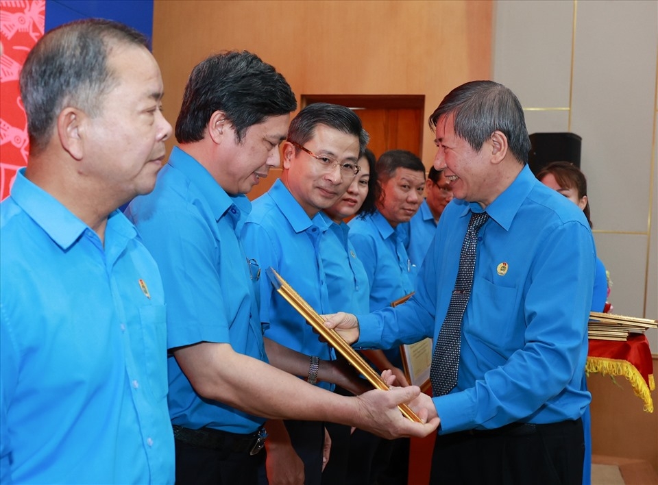 Nâng số đoàn viên và tổ chức công đoàn trong doanh nghiệp cao hơn nữa