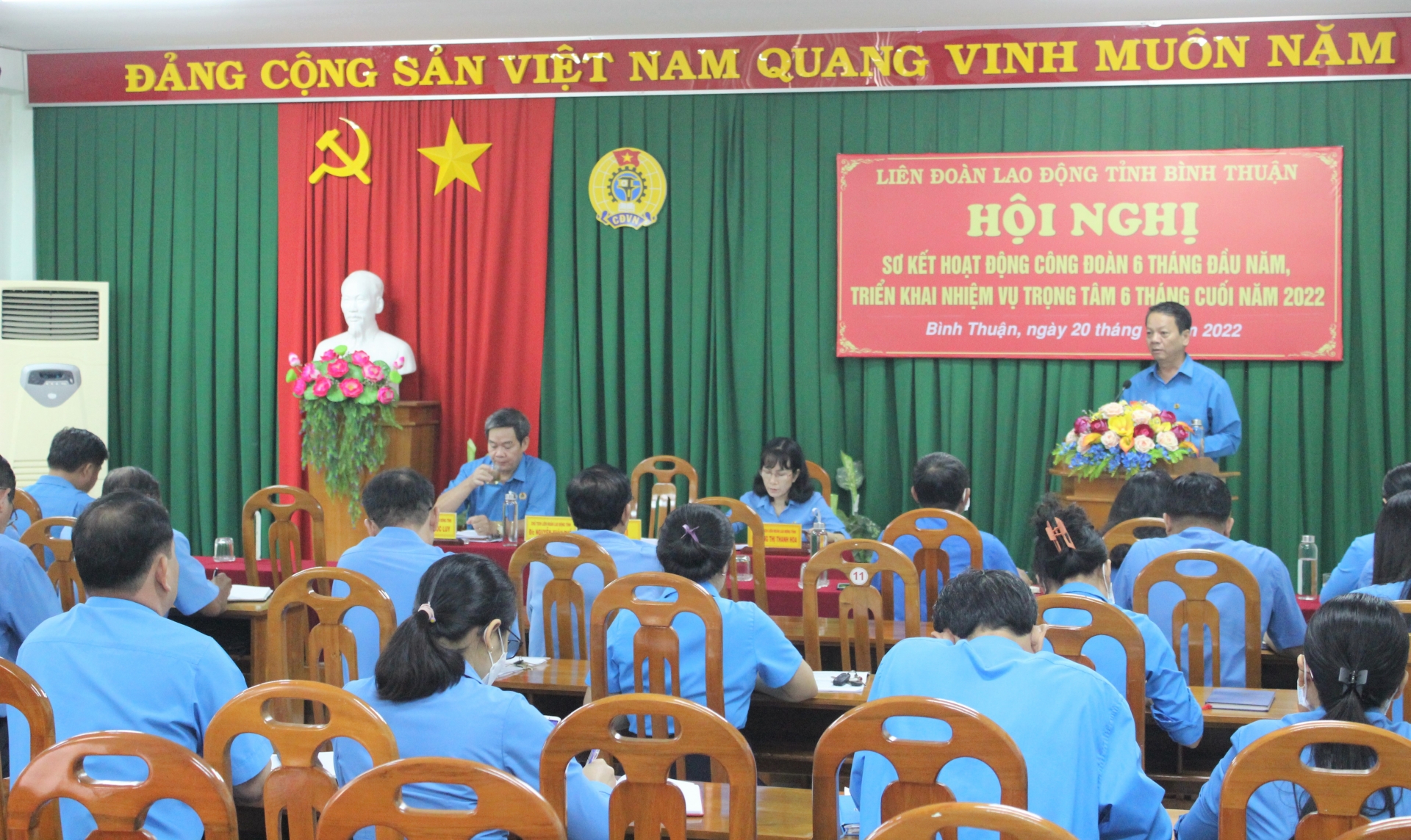 LĐLĐ tỉnh Bình Thuận khen thưởng nhiều tập thể, cá nhân có thành tích xuất sắc
