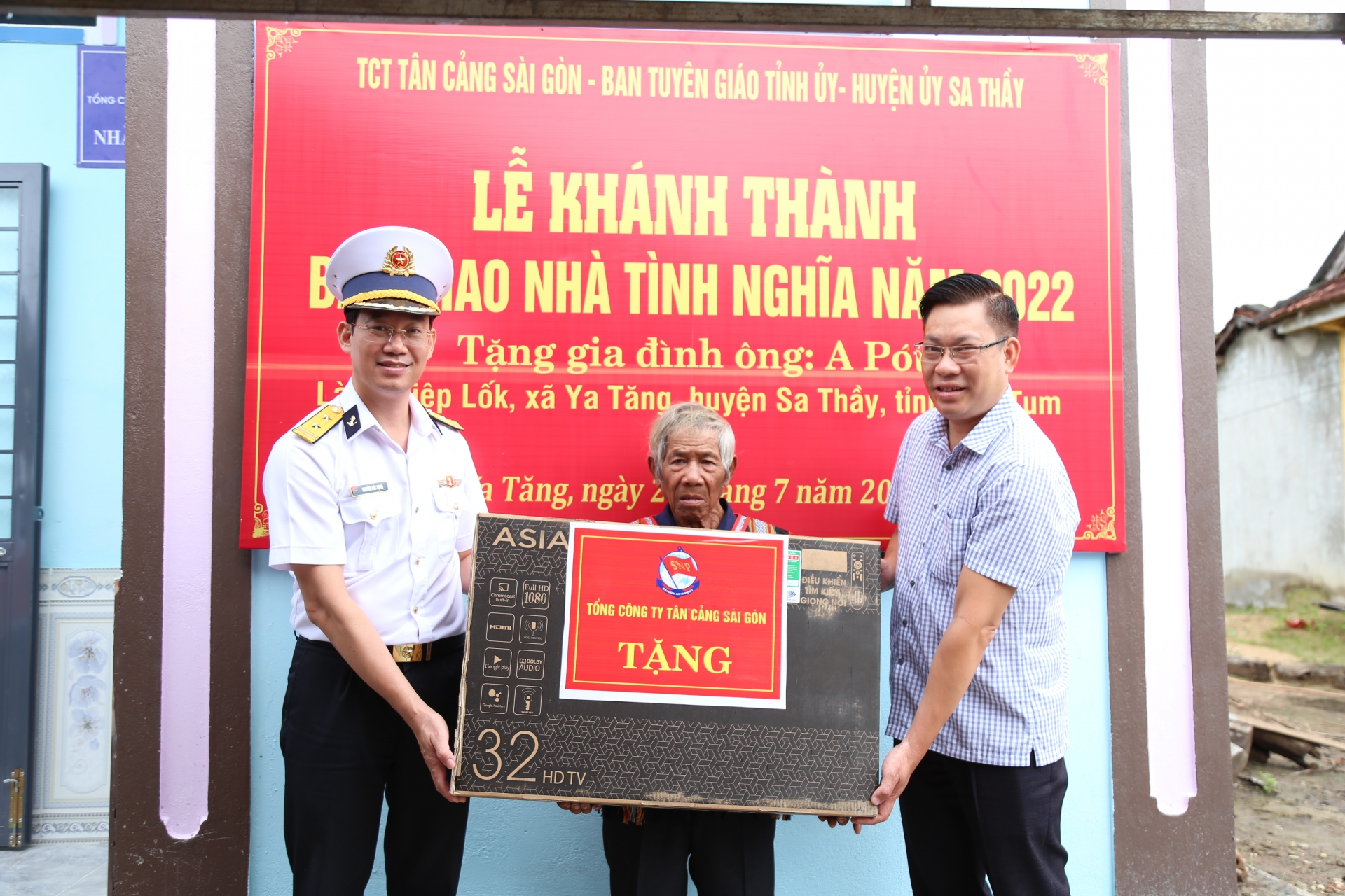 200 cán bộ huyện Sa Thầy tham gia buổi tuyên truyền về biển, đảo 200 cán bộ huyện Sa Thầy tham gia buổi tuyên truyền về biển, đảo