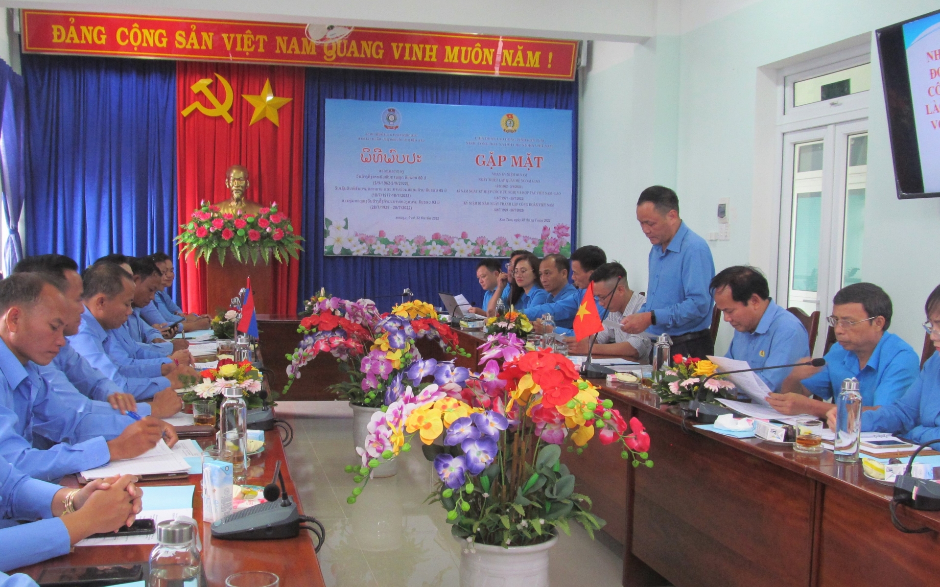 Tiếp tục vun đắp tình hữu nghị Công đoàn 2 tỉnh Kon Tum - Attapeu (Lào) Tiếp tục vun đắp tình hữu nghị Công đoàn 2 tỉnh Kon Tum - Attapeu (Lào)
