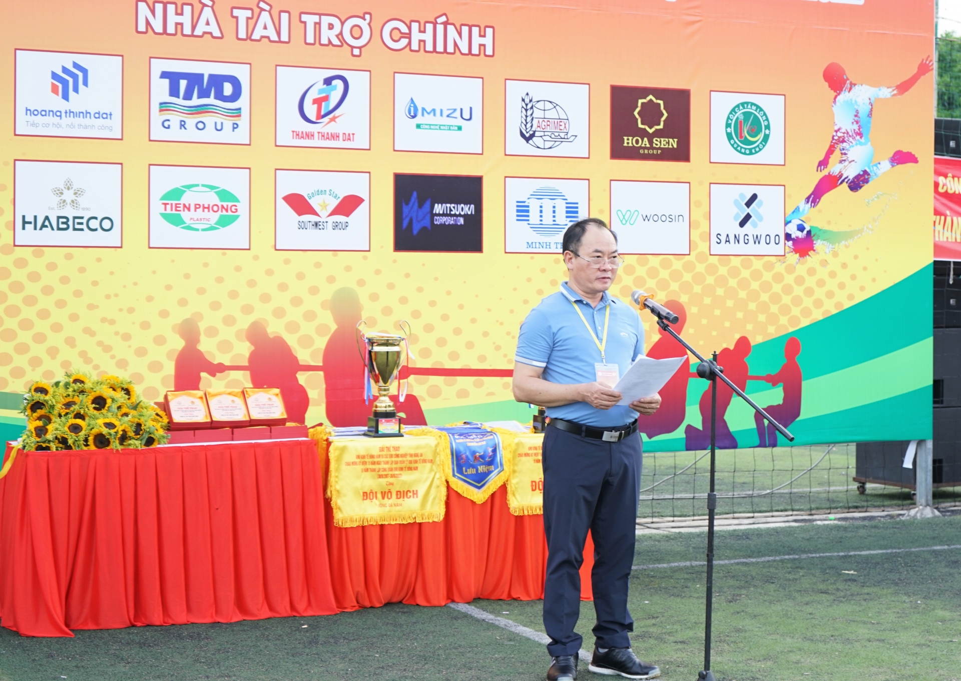 Khai mạc giải bóng đá Khu kinh tế Đông Nam Nghệ An
