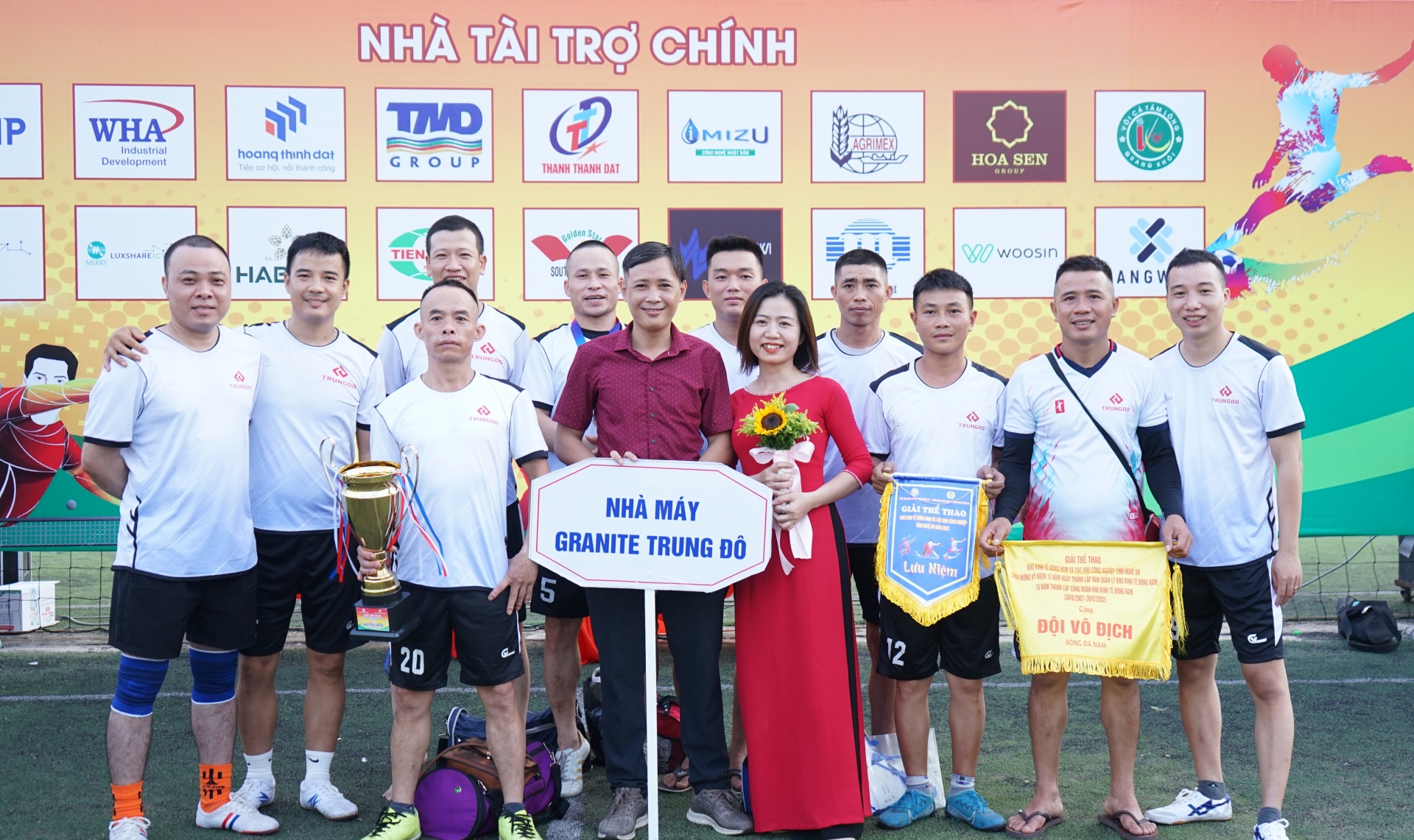 Khai mạc giải bóng đá Khu kinh tế Đông Nam Nghệ An