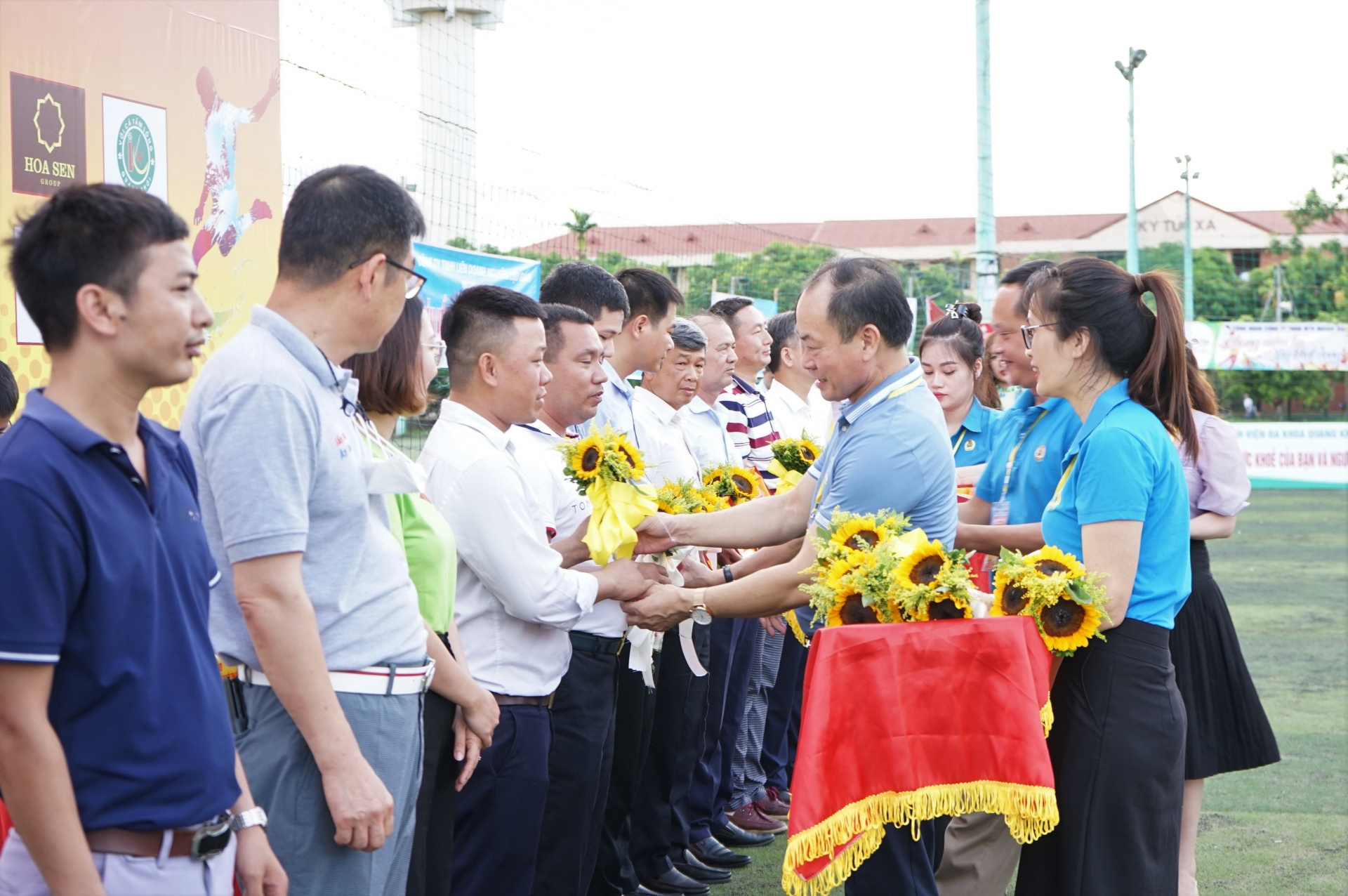 Khai mạc giải bóng đá Khu kinh tế Đông Nam Nghệ An