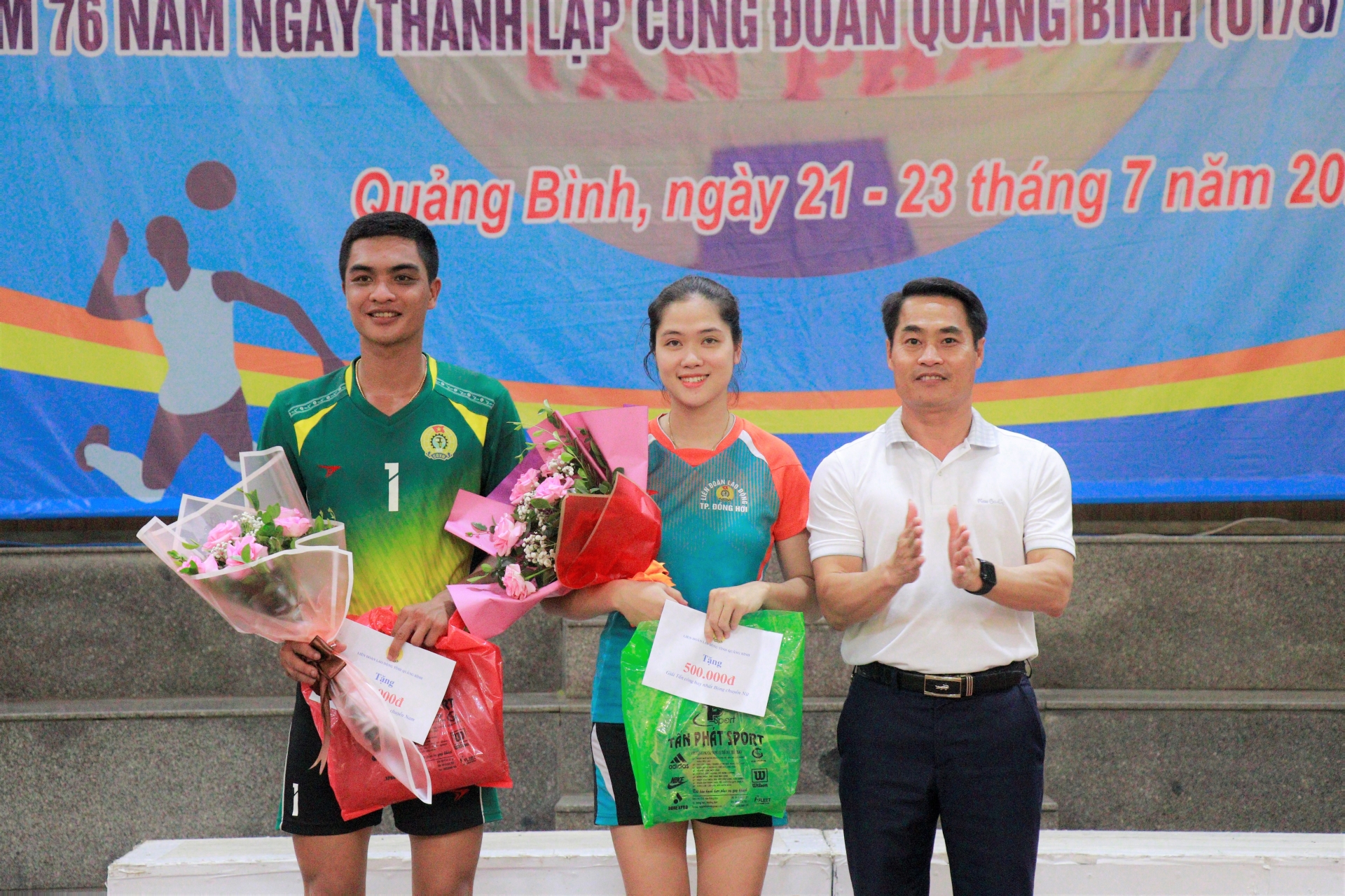 Quảng Bình: Sôi nổi giải bóng chuyền truyền thống CNVCLĐ Quảng Bình: Sôi nổi giải bóng chuyền truyền thống CNVCLĐ