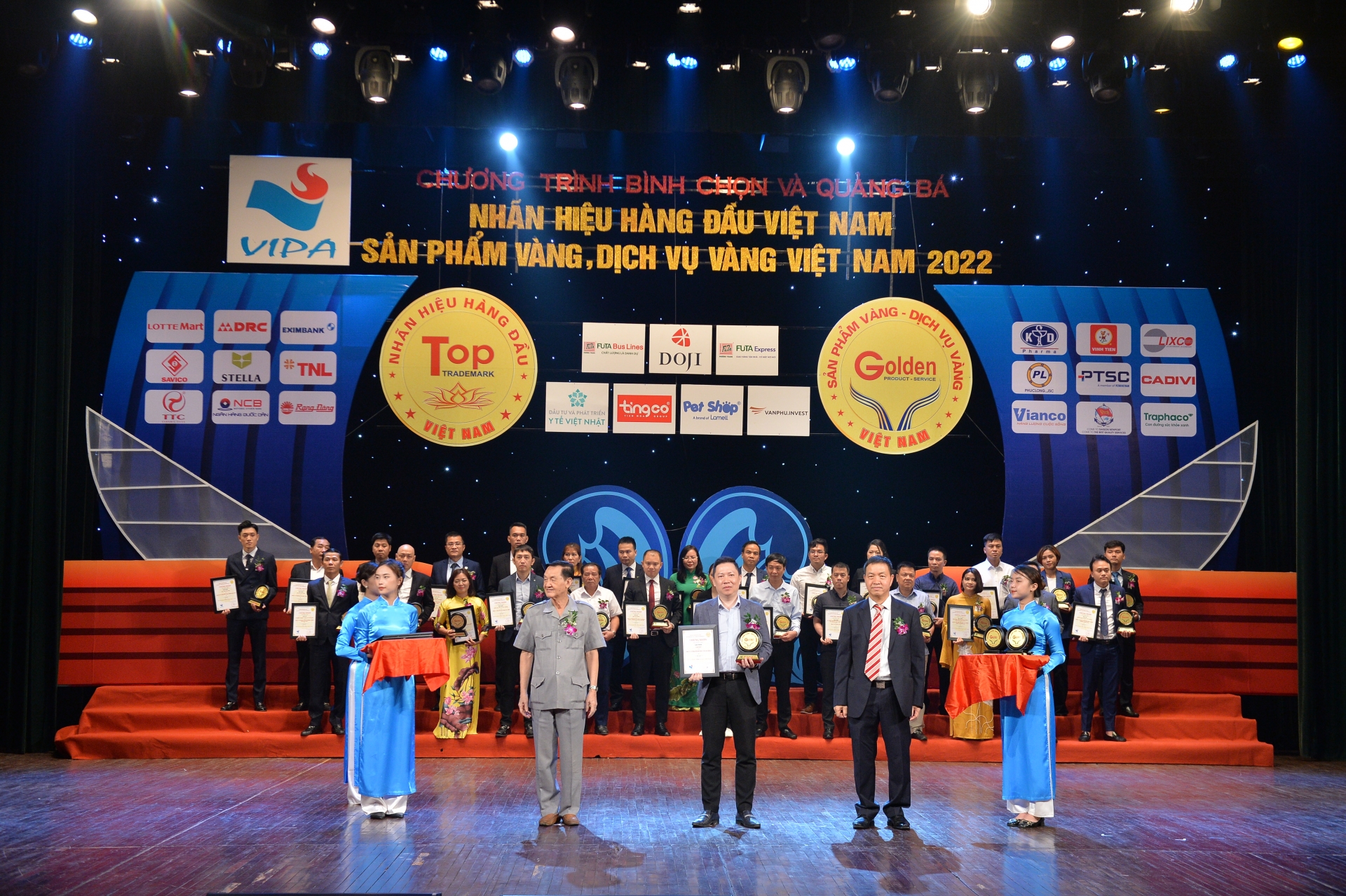 Sản phẩm Vonfram của Masan High-Tech Materials được vinh danh “Sản phẩm Vàng năm 2022” Sản phẩm Vonfram của Masan High-Tech Materials được vinh danh “Sản phẩm Vàng năm 2022”