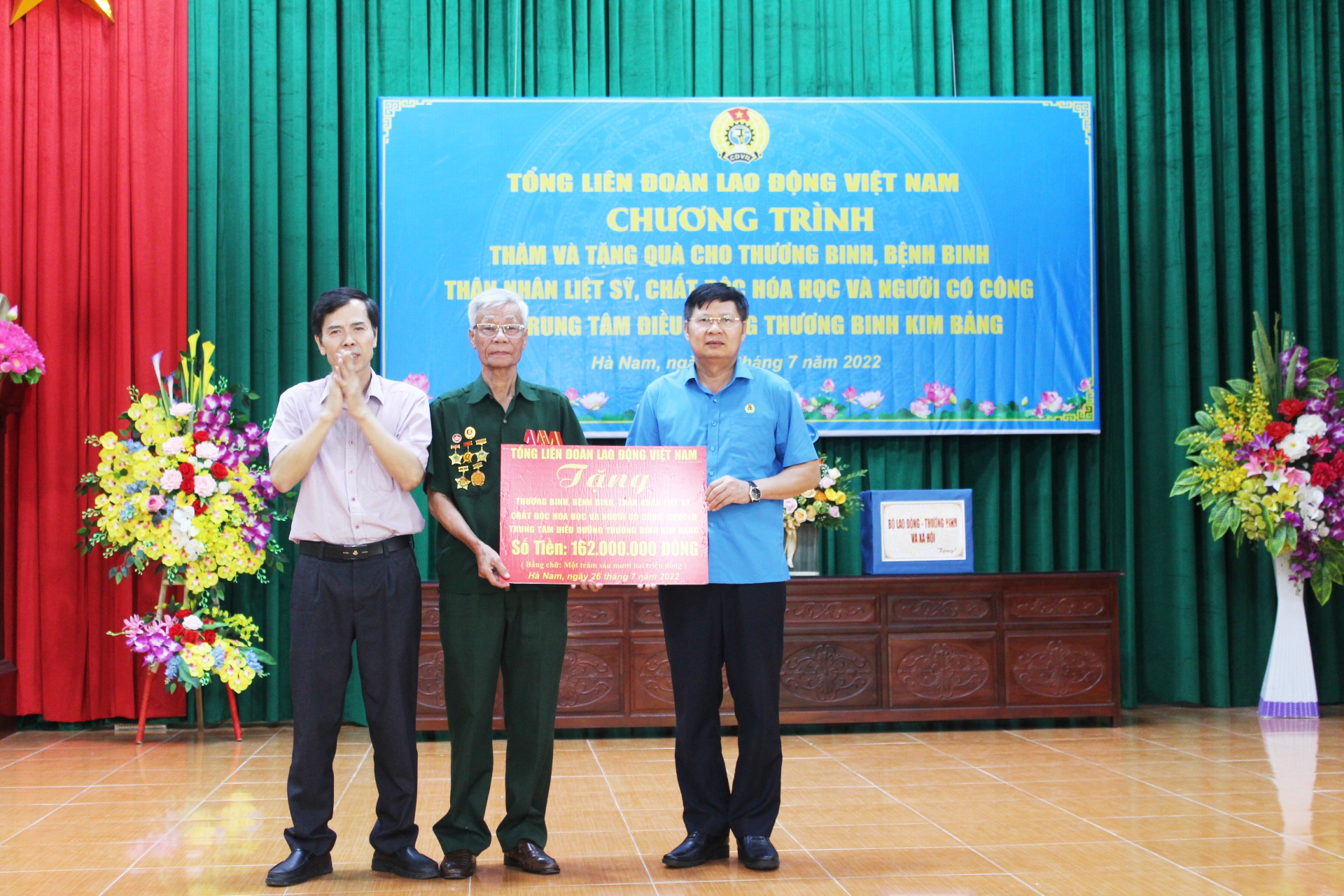 Tổ chức Công đoàn biết ơn sâu sắc và thành kính tri ân người có công với đất nước Tổ chức Công đoàn biết ơn sâu sắc và thành kính tri ân người có công với đất nước
