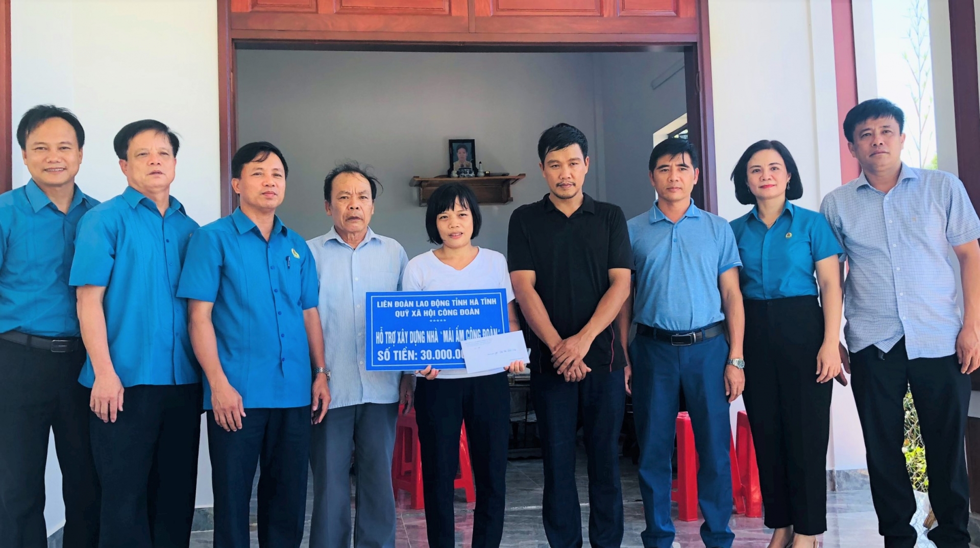 LĐLĐ tỉnh Hà Tĩnh trao hỗ trợ 5 nhà “Mái ấm Công đoàn” cho đoàn viên