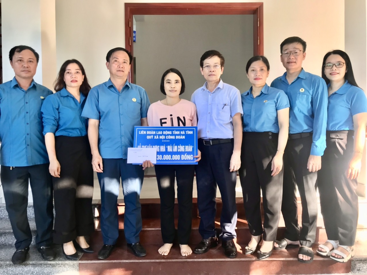 LĐLĐ tỉnh Hà Tĩnh trao hỗ trợ 5 nhà “Mái ấm Công đoàn” cho đoàn viên