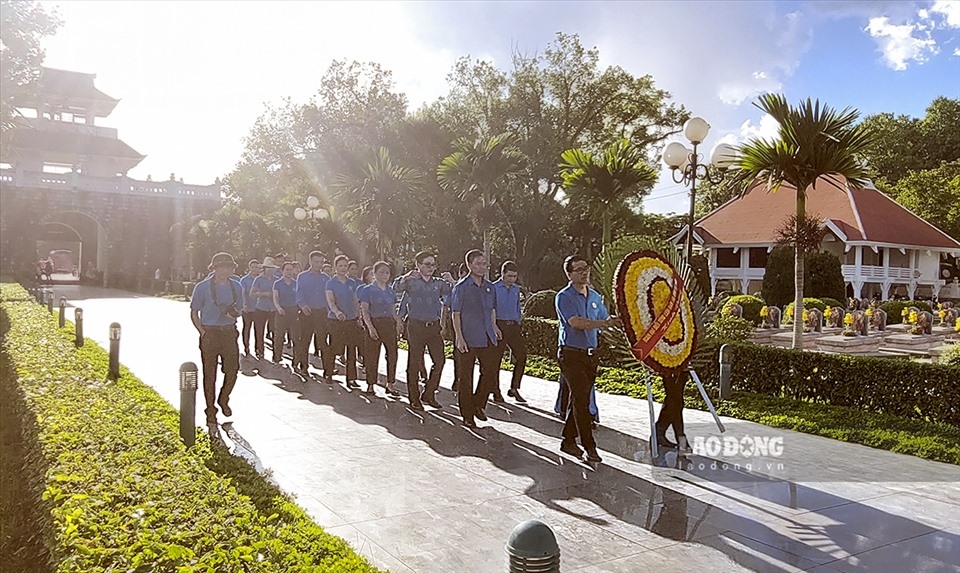 Tổng LĐLĐ Việt Nam tri ân các anh hùng, liệt sĩ tại tỉnh Điện Biên Tổng LĐLĐ Việt Nam tri ân các anh hùng, liệt sĩ tại tỉnh Điện Biên