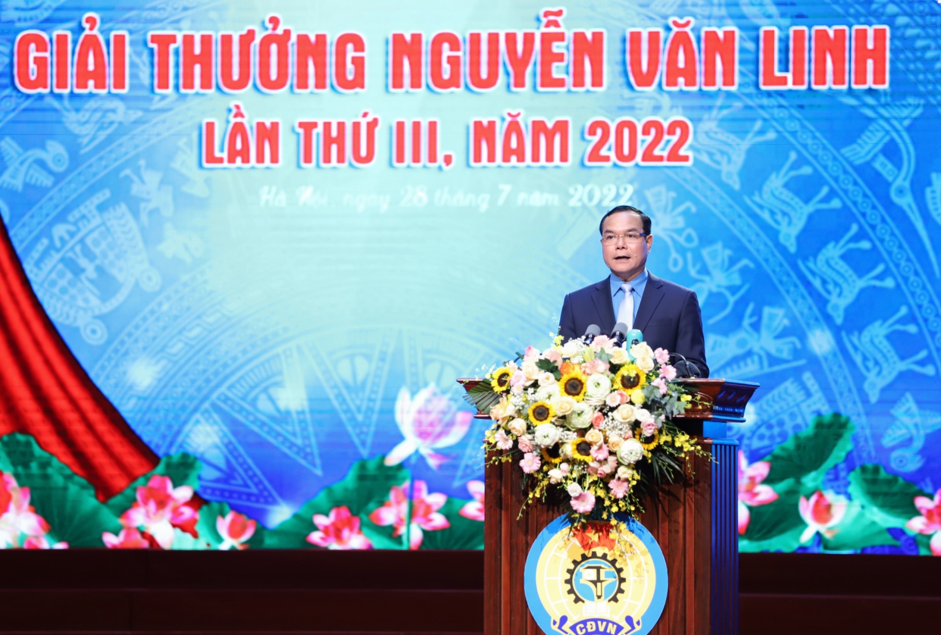 Ấn tượng Lễ trao tặng Giải thưởng Nguyễn Văn Linh lần thứ III Ấn tượng Lễ trao tặng Giải thưởng Nguyễn Văn Linh lần thứ III