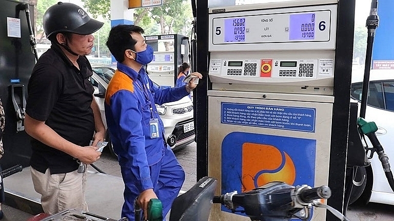 Tình và lý từ khoản lãi hàng chục ngàn tỷ đồng của doanh nghiệp xăng dầu