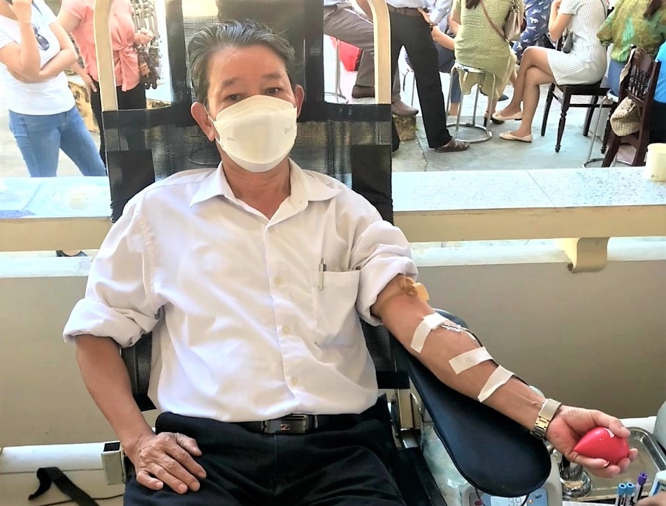 Đoàn viên Công đoàn Hương Trà chia sẻ giọt máu hồng, trao niềm hi vọng sống Đoàn viên Công đoàn Hương Trà chia sẻ giọt máu hồng, trao niềm hi vọng sống