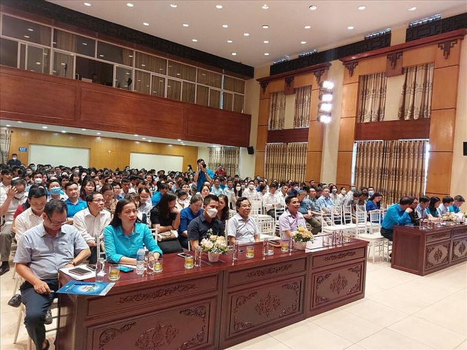 Hơn 300 cán bộ Công đoàn Thủ đô học tập, quán triệt Nghị quyết 02-NQ/TW Hơn 300 cán bộ Công đoàn Thủ đô học tập, quán triệt Nghị quyết 02-NQ/TW
