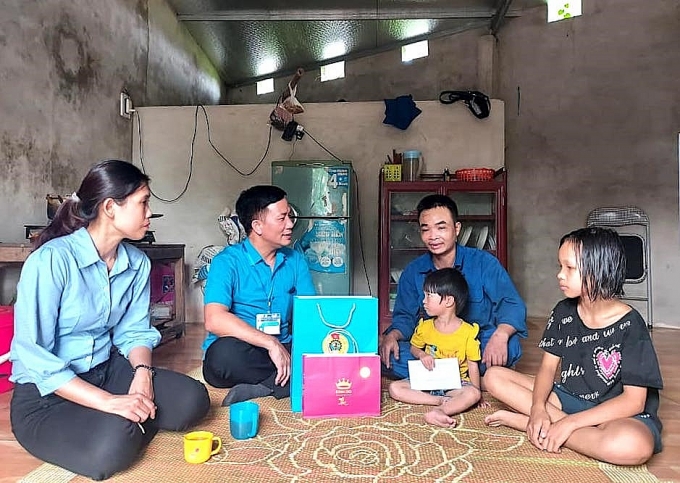 Làm thủ tục một lần để NLĐ hưởng 3 tháng tiền thuê nhà