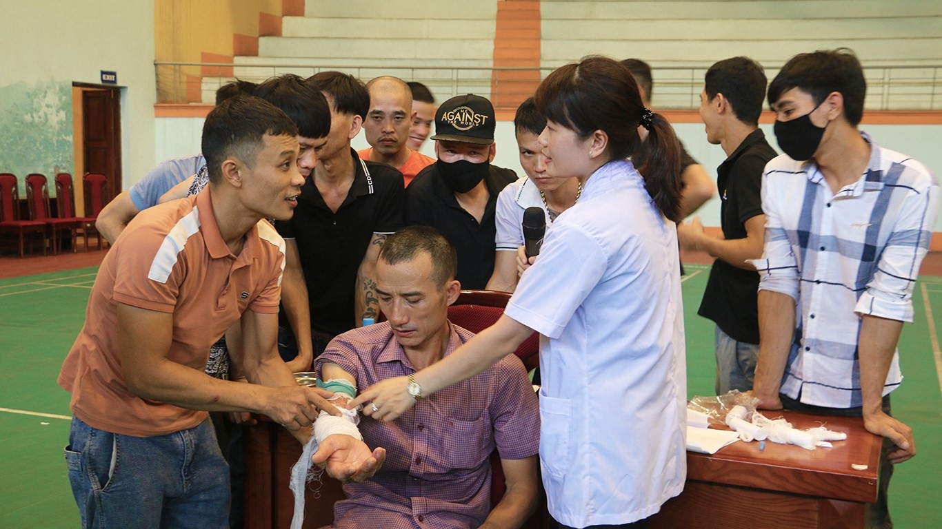 Than Mạo Khê huấn luyện ATVSLĐ chuyên đề “Kỹ năng sơ cấp cứu” Than Mạo Khê huấn luyện ATVSLĐ chuyên đề “Kỹ năng sơ cấp cứu”