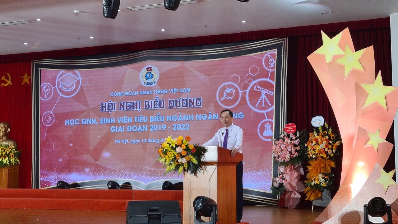 Công đoàn Ngân hàng Việt Nam biểu dương học sinh, sinh viên tiêu biểu