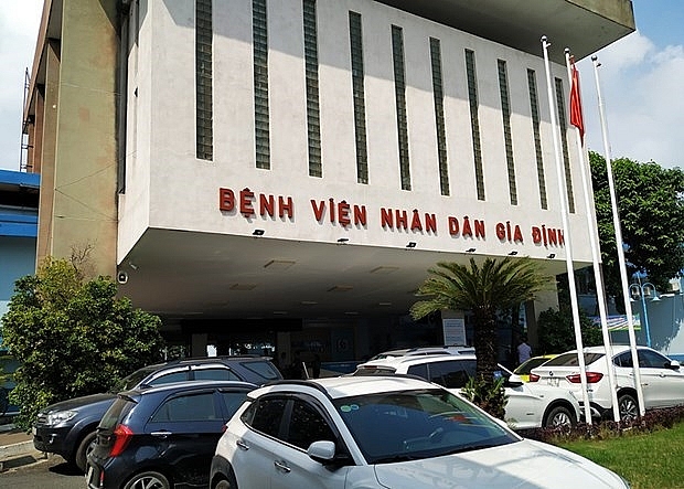 Hành hung cán bộ y tế cứu mạng người thân của mình là vô ơn!