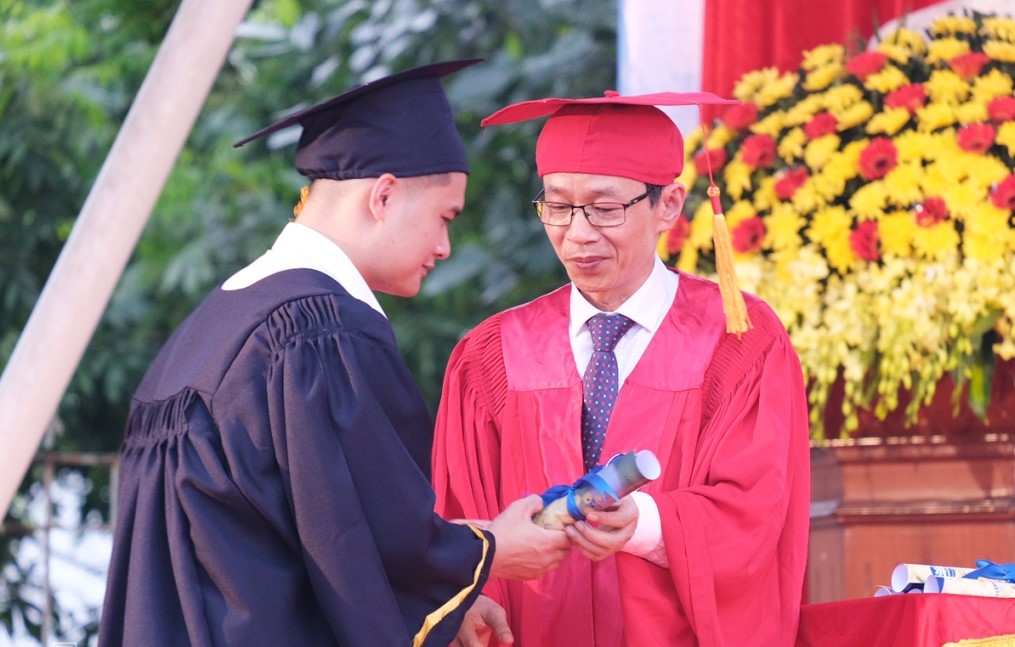 Nghịch lý học phí phổ thông và tự chủ đại học Nghịch lý học phí phổ thông và tự chủ đại học