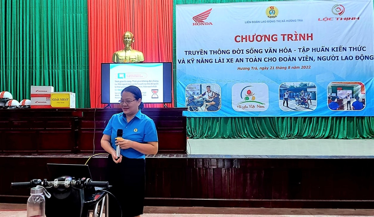 Hơn 100 đoàn viên, NLĐ được tập huấn kiến thức và kỹ năng lái xe an toàn Hơn 100 đoàn viên, NLĐ được tập huấn kiến thức và kỹ năng lái xe an toàn