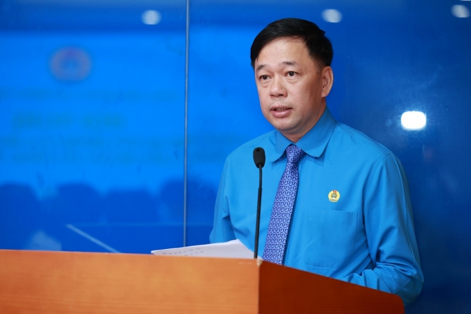 Tổng Liên đoàn công bố quyết định tiếp nhận và bổ nhiệm cán bộ Tổng Liên đoàn công bố quyết định tiếp nhận và bổ nhiệm cán bộ