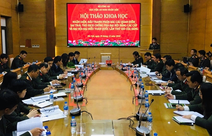 Đấu tranh phản bác các luận điệu xuyên tạc, sai trái đối với công tác cán bộ của Đảng Đấu tranh phản bác các luận điệu xuyên tạc, sai trái đối với công tác cán bộ của Đảng