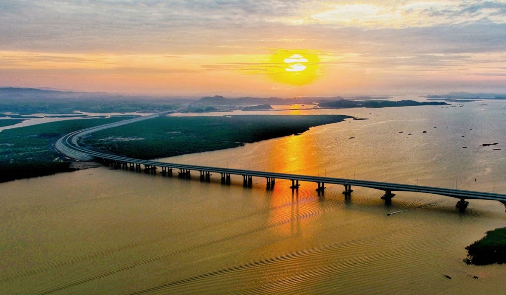 “Cao tốc Vân Đồn - Móng Cái là con đường của khát vọng và niềm tin” “Cao tốc Vân Đồn - Móng Cái là con đường của khát vọng và niềm tin”