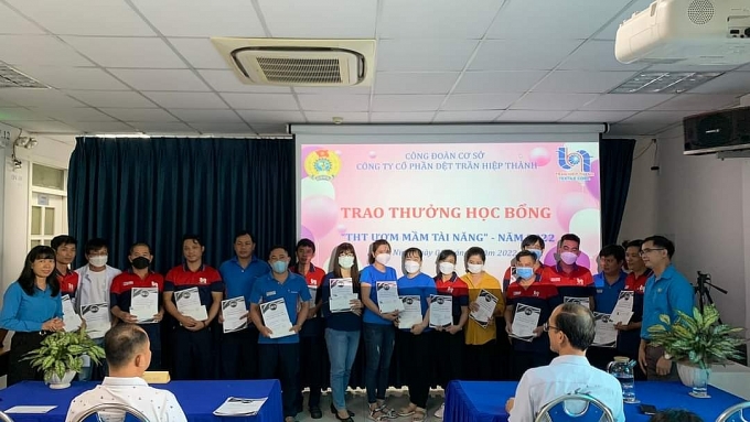Quỹ hỗ trợ đột xuất cho công nhân khó khăn để ngăn ngừa tín dụng đen