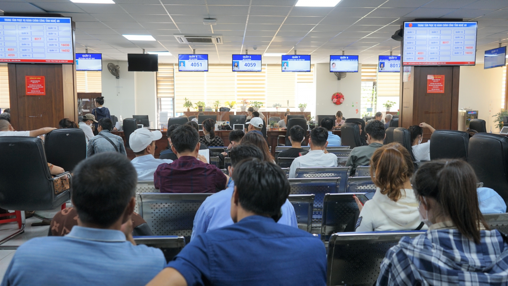 Nghệ An: Người dân hài lòng khi đến giao dịch tại Trung tâm phục vụ hành chính công