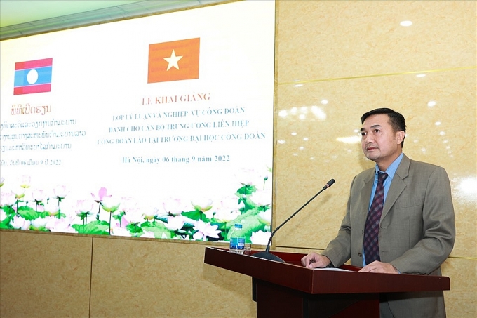 Tập huấn lý luận, nghiệp vụ cho cán bộ Trung ương Liên hiệp Công đoàn Lào