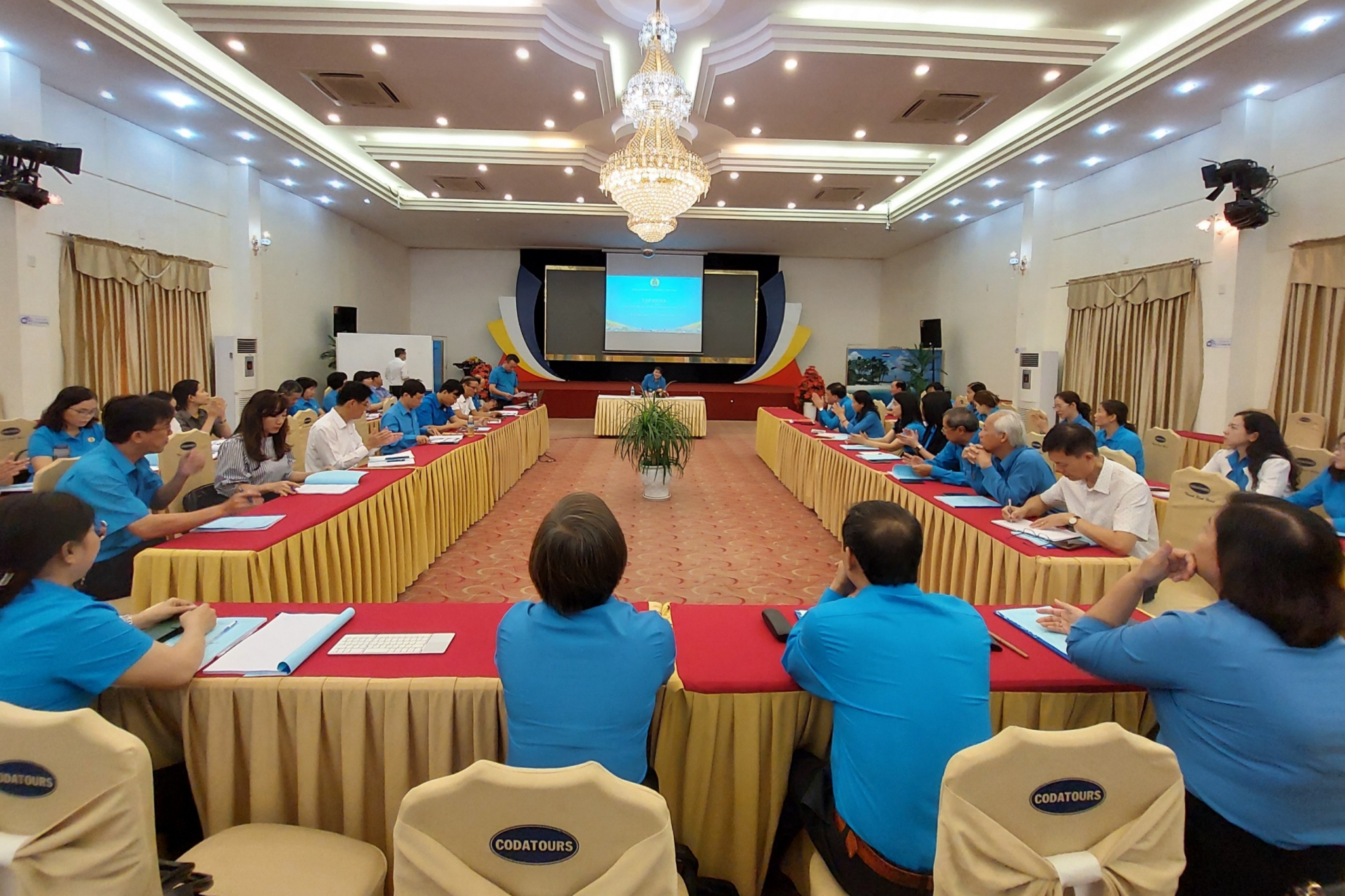Tổng LĐLĐ Việt Nam tập huấn chuyên đề quan hệ lao động cho cán bộ công đoàn Tổng LĐLĐ Việt Nam tập huấn chuyên đề quan hệ lao động cho cán bộ công đoàn