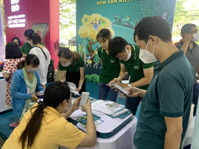 Hỗ trợ người lao động ứng phó với “tín dụng đen” Hỗ trợ người lao động ứng phó với “tín dụng đen”